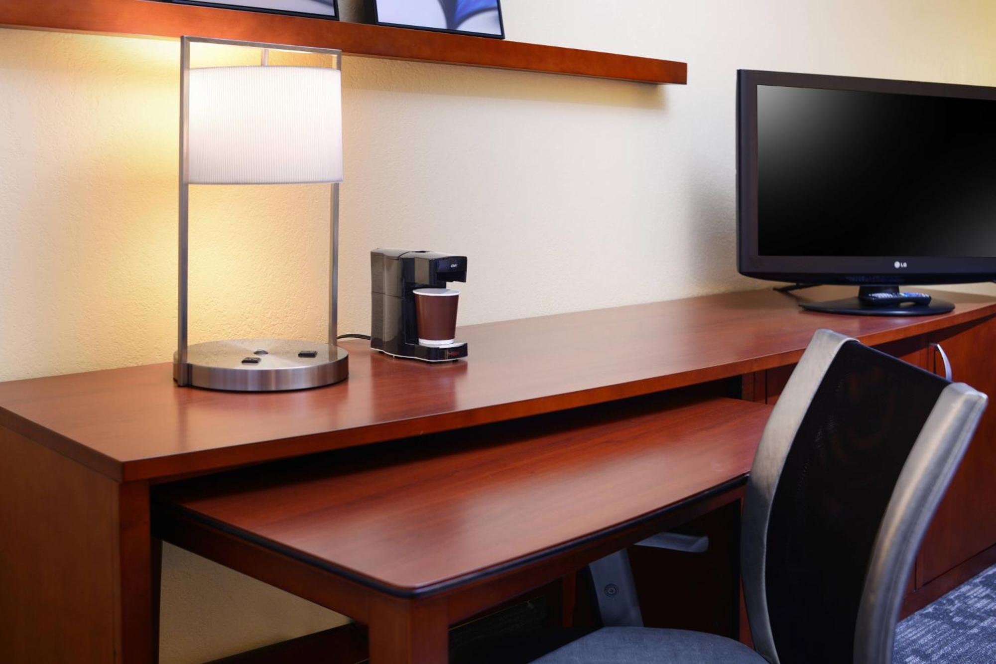 Courtyard By Marriott Oklahoma City Airport Εξωτερικό φωτογραφία